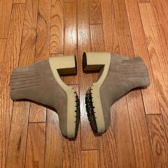 Dolce Vita Caster H2O Waterproof Block Heel Bootie - Picture 4 of 10